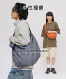 台灣 plain-me 雲朵半月包 (預訂貨品，5月14日送出)